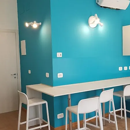 Center & - Fiori Di بيت ضيافة ترييستي