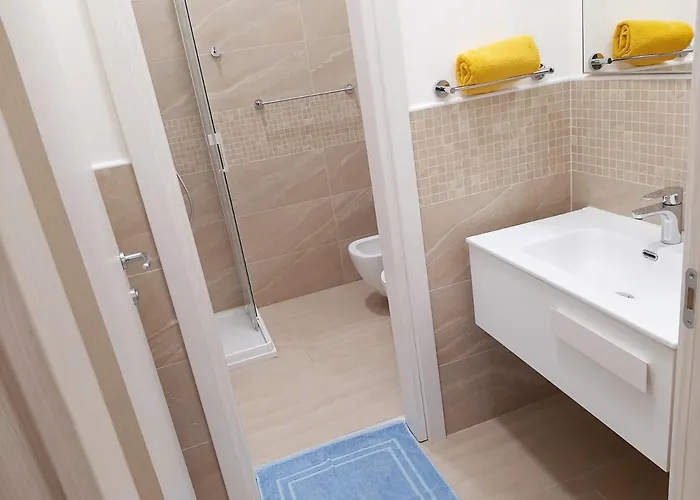 Center & - Fiori Di 4* Terst